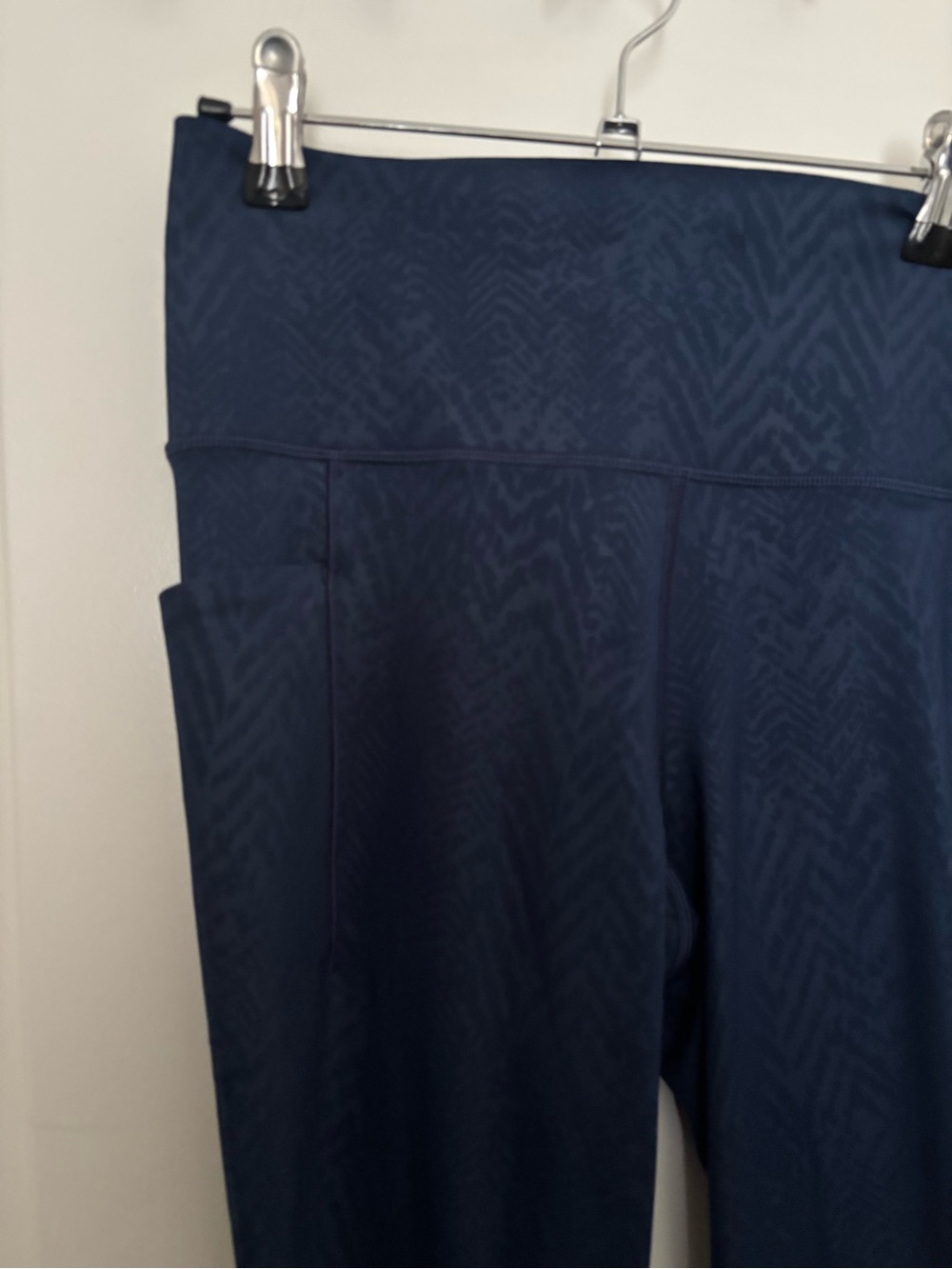 Athleta Navy Textured High-Waist Leggings with Subtle Pattern women’s medium